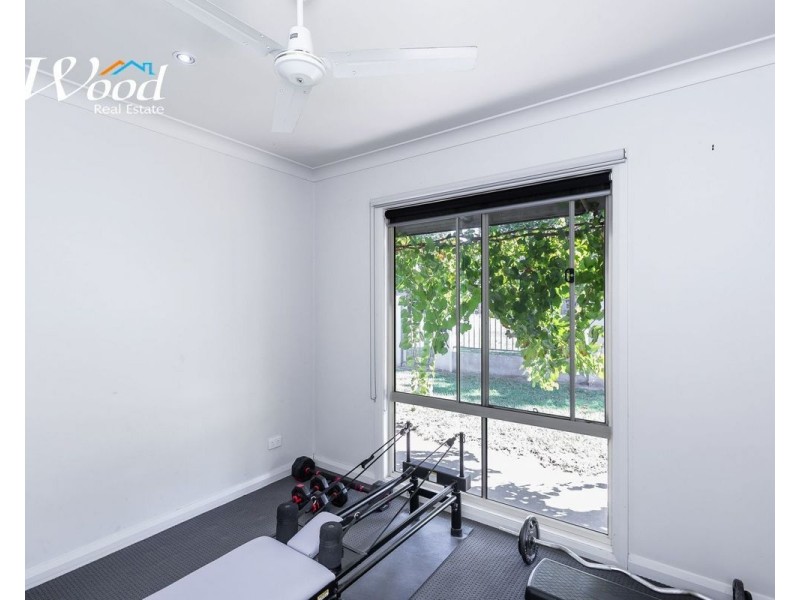 52 Hammer St,, Howlong NSW 2643