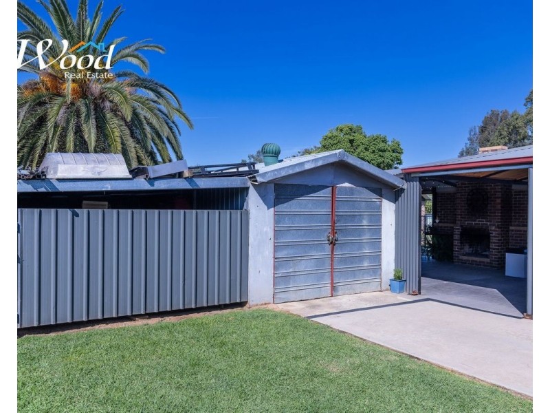 52 Hammer St,, Howlong NSW 2643