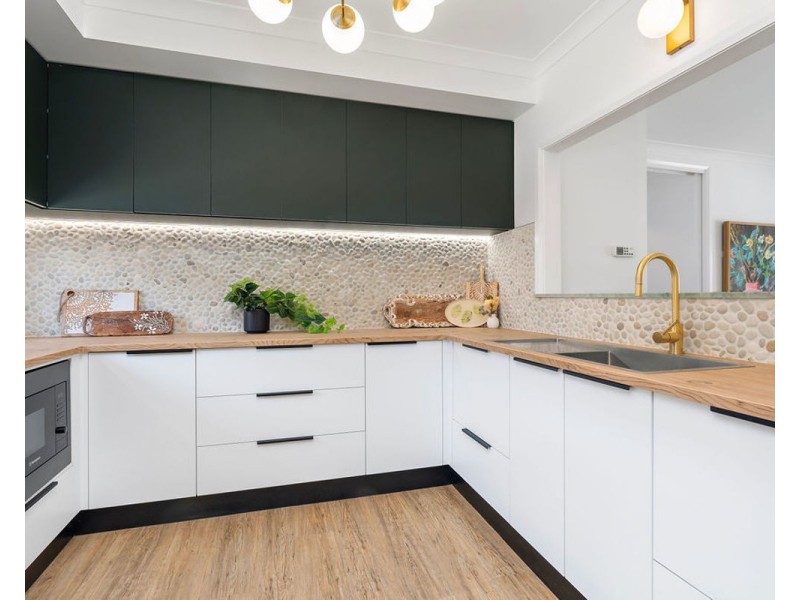 39 Hargraves Rd, Thurgoona NSW 2640