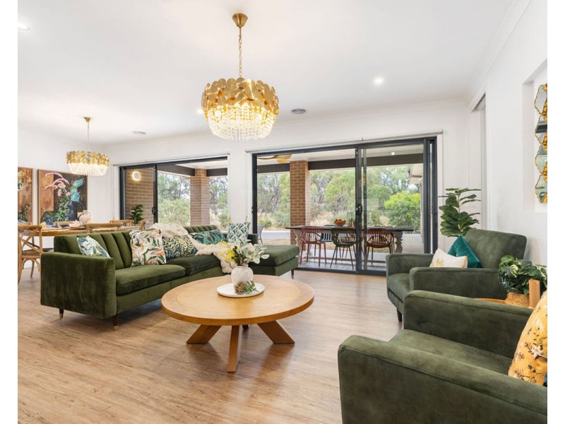 39 Hargraves Rd, Thurgoona NSW 2640