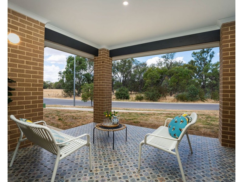39 Hargraves Rd, Thurgoona NSW 2640