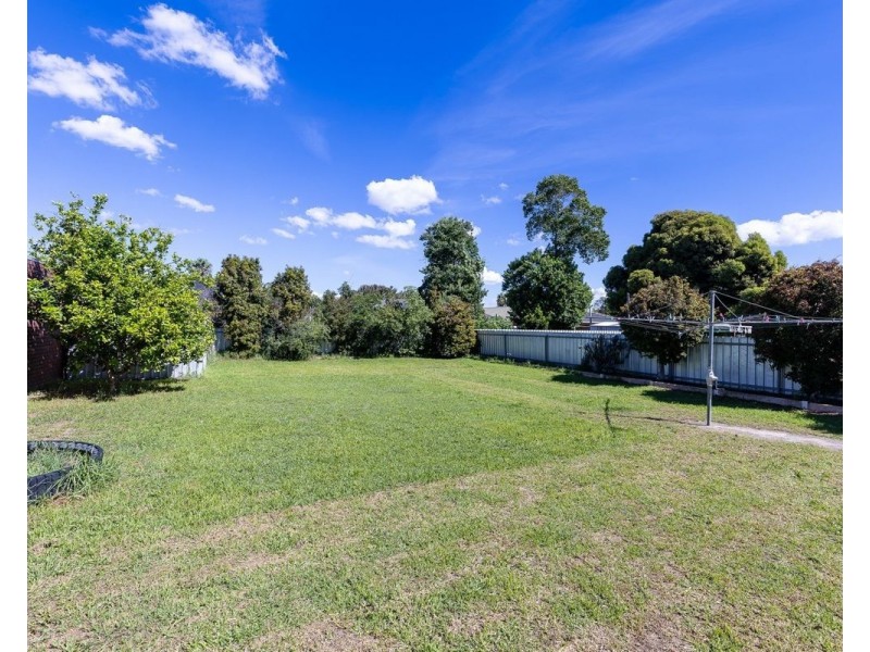 419 Kaitlers Rd, Lavington NSW 2641