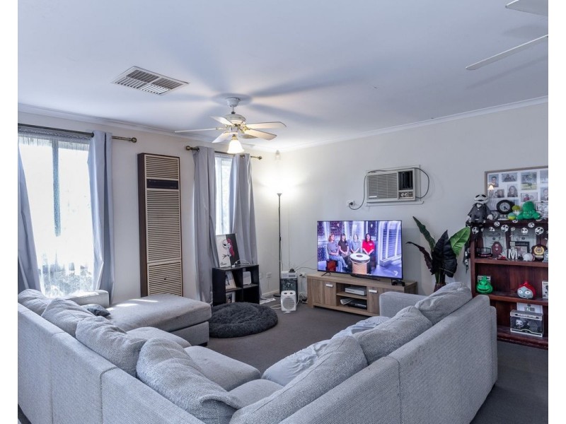 419 Kaitlers Rd, Lavington NSW 2641