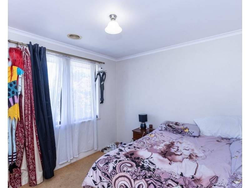 419 Kaitlers Rd, Lavington NSW 2641