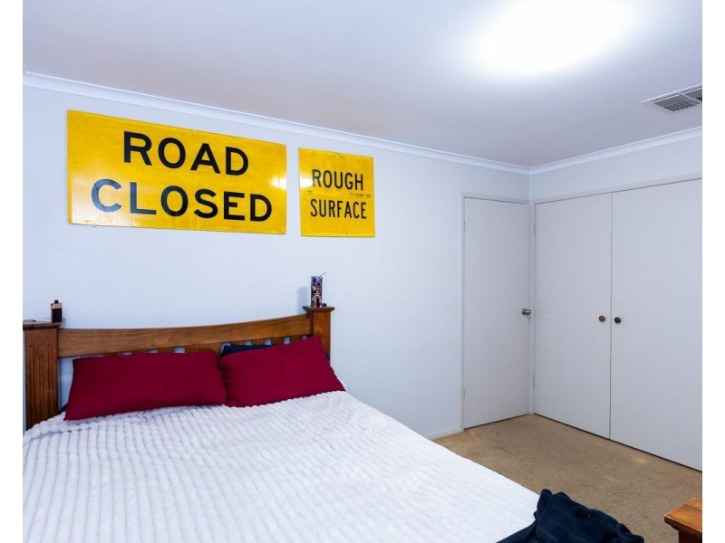 419 Kaitlers Rd, Lavington NSW 2641