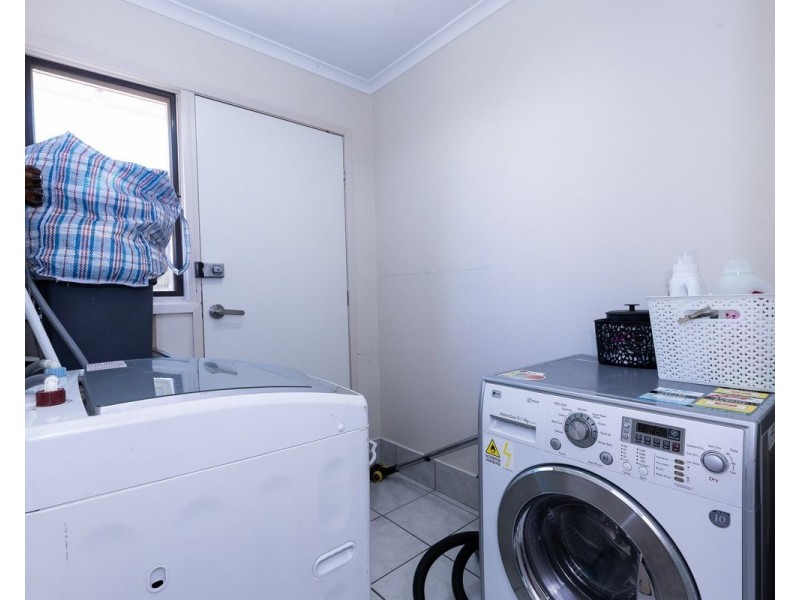 419 Kaitlers Rd, Lavington NSW 2641