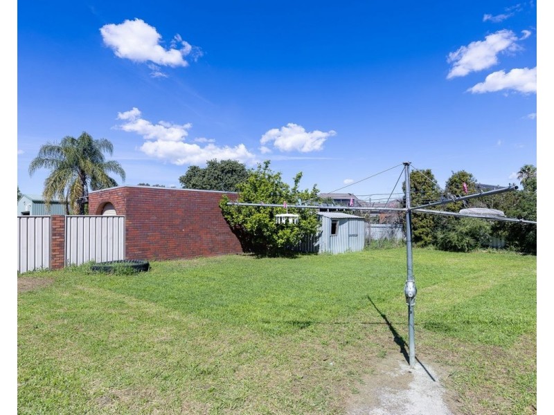 419 Kaitlers Rd, Lavington NSW 2641