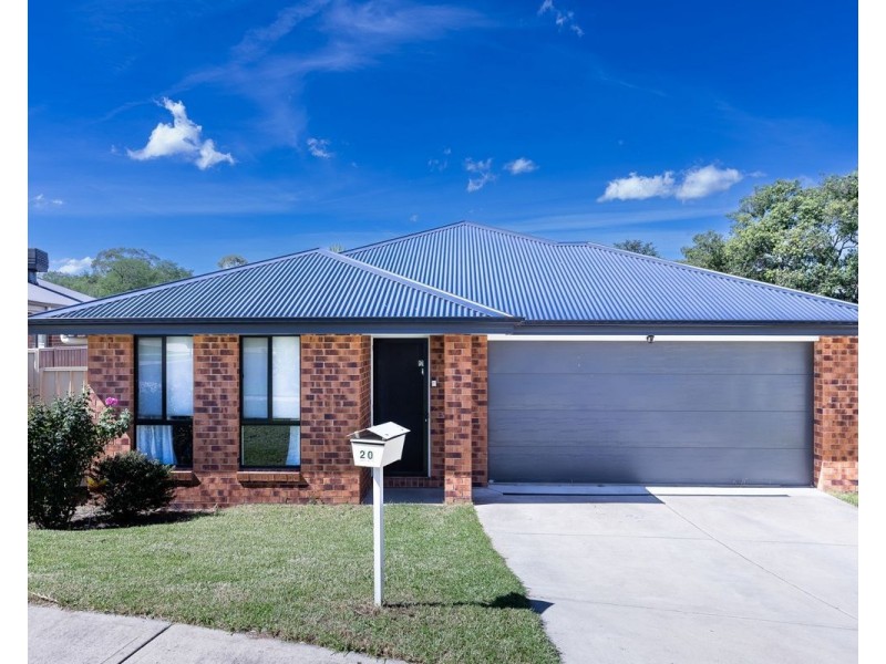 20 Royce Cres, Lavington NSW 2641