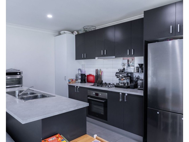 20 Royce Cres, Lavington NSW 2641