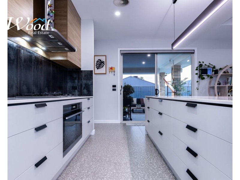 14 Yorkshire Rd, Thurgoona NSW 2640