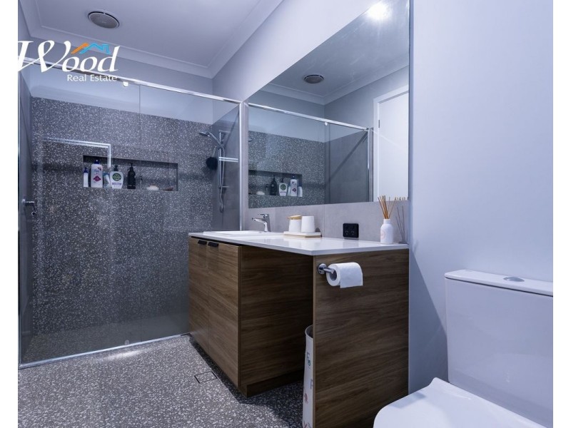 14 Yorkshire Rd, Thurgoona NSW 2640