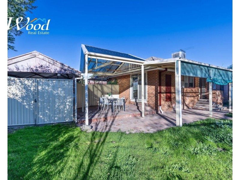15 Candlebark Crt, Thurgoona NSW 2640
