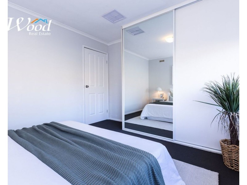 15 Candlebark Crt, Thurgoona NSW 2640