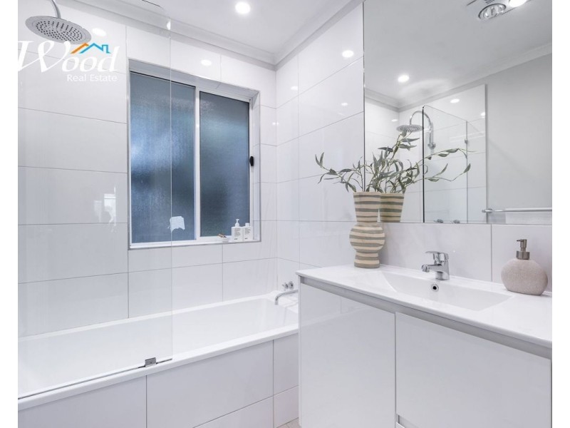 15 Candlebark Crt, Thurgoona NSW 2640
