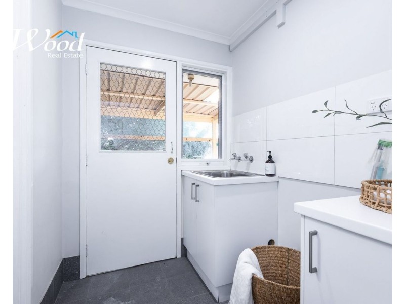 15 Candlebark Crt, Thurgoona NSW 2640