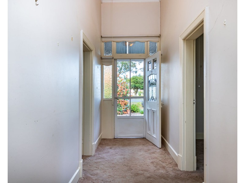 60 Allan St, Henty NSW 2658