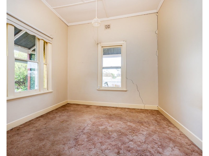 60 Allan St, Henty NSW 2658