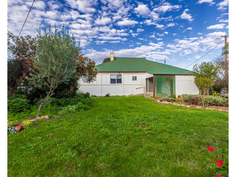 60 Allan St, Henty NSW 2658