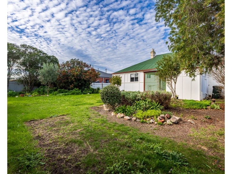 60 Allan St, Henty NSW 2658