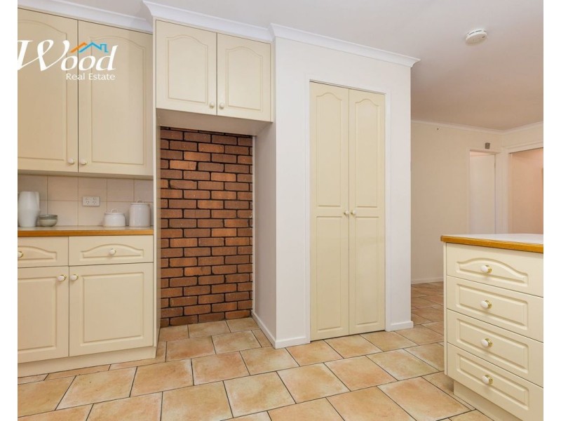 360 Sandrina Dr, Lavington NSW 2641