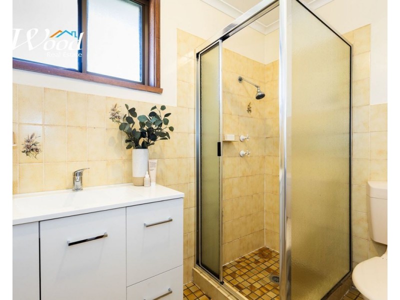 360 Sandrina Dr, Lavington NSW 2641