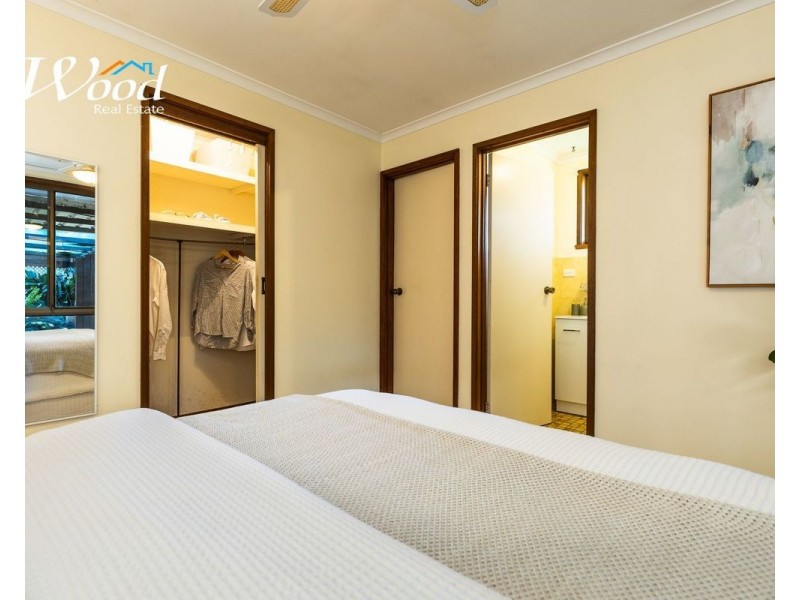 360 Sandrina Dr, Lavington NSW 2641