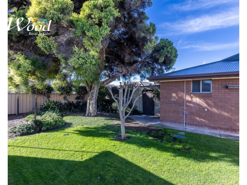 360 Sandrina Dr, Lavington NSW 2641