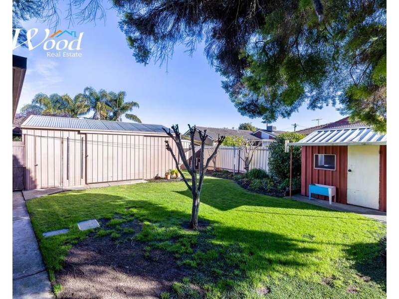 360 Sandrina Dr, Lavington NSW 2641