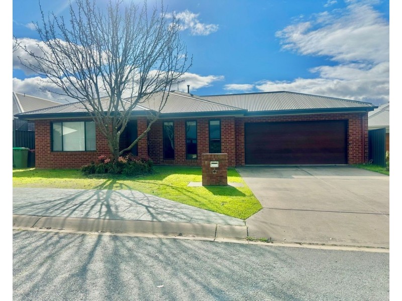 15 Curley Crt, Thurgoona NSW 2640