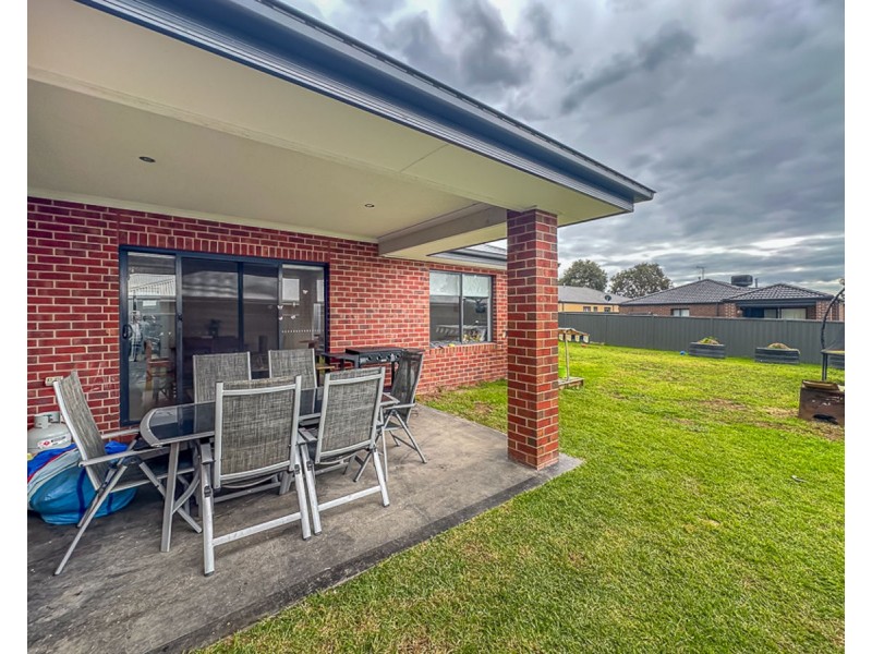 15 Curley Crt, Thurgoona NSW 2640