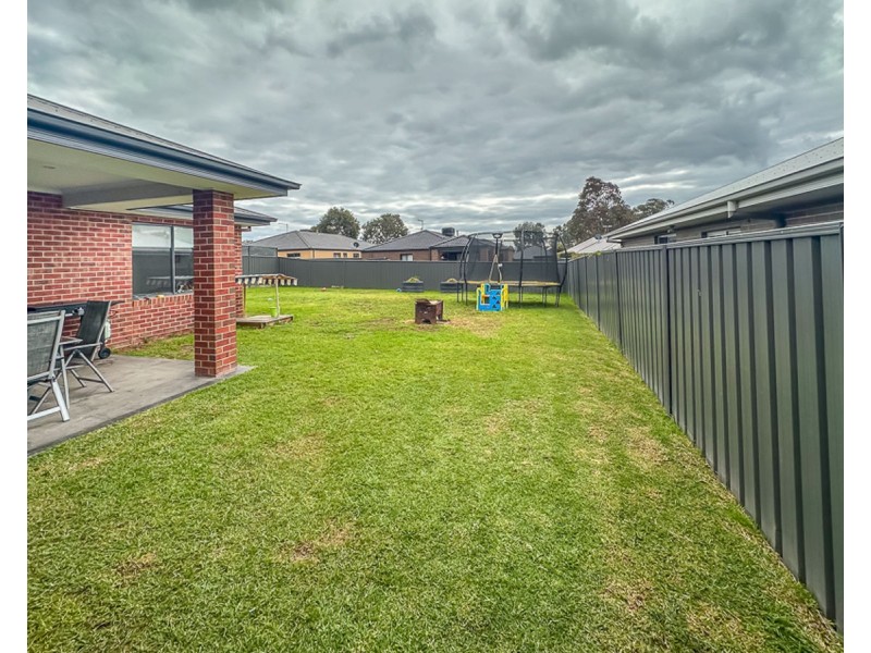 15 Curley Crt, Thurgoona NSW 2640