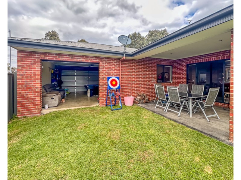 15 Curley Crt, Thurgoona NSW 2640