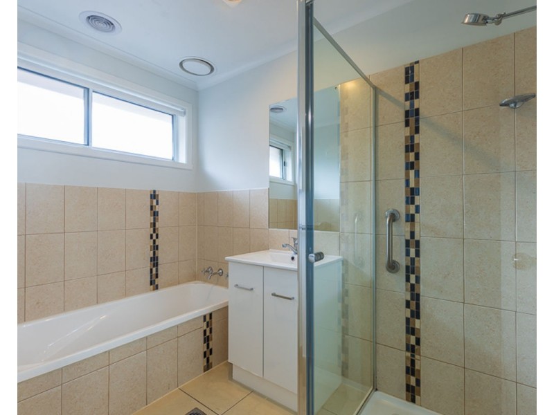 1/418W Ross Circ, Lavington NSW 2641