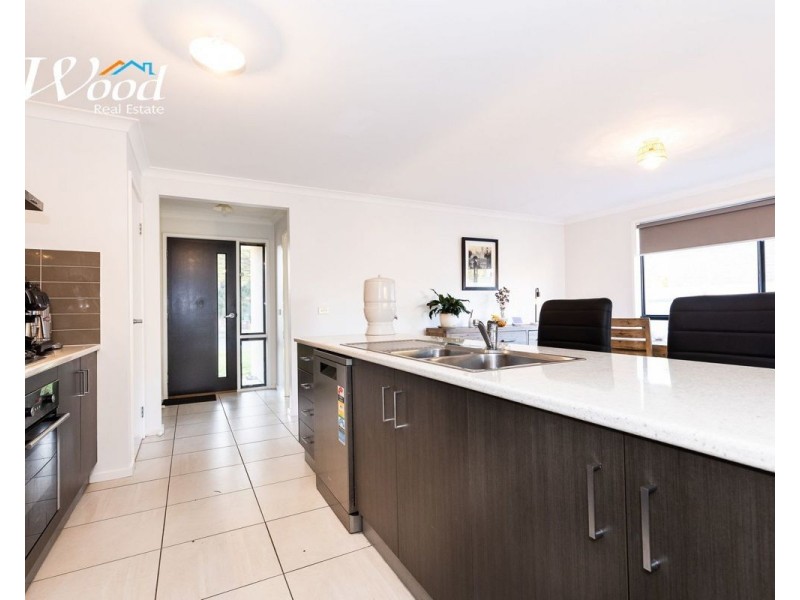 358 Cambourne St, Lavington NSW 2641