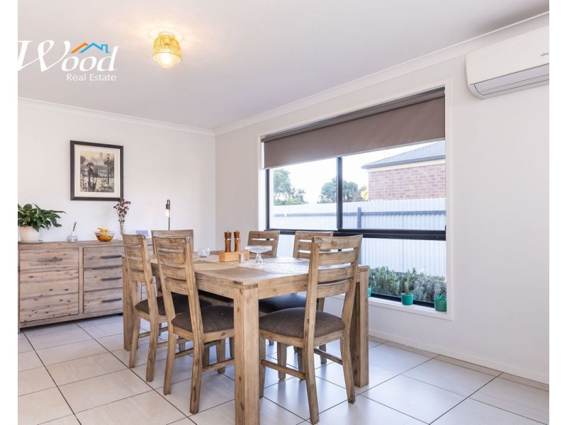 358 Cambourne St, Lavington NSW 2641