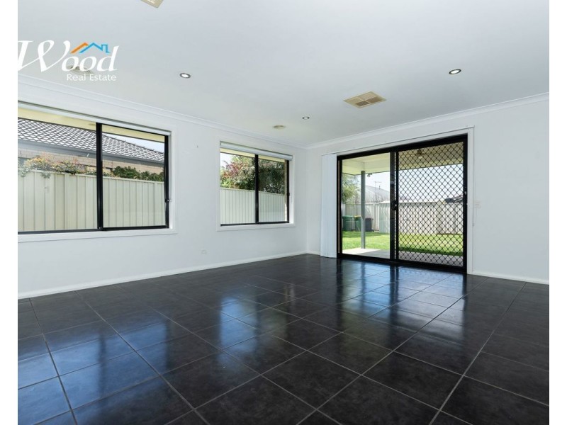 76 Greta Dr, Hamilton Valley NSW 2641
