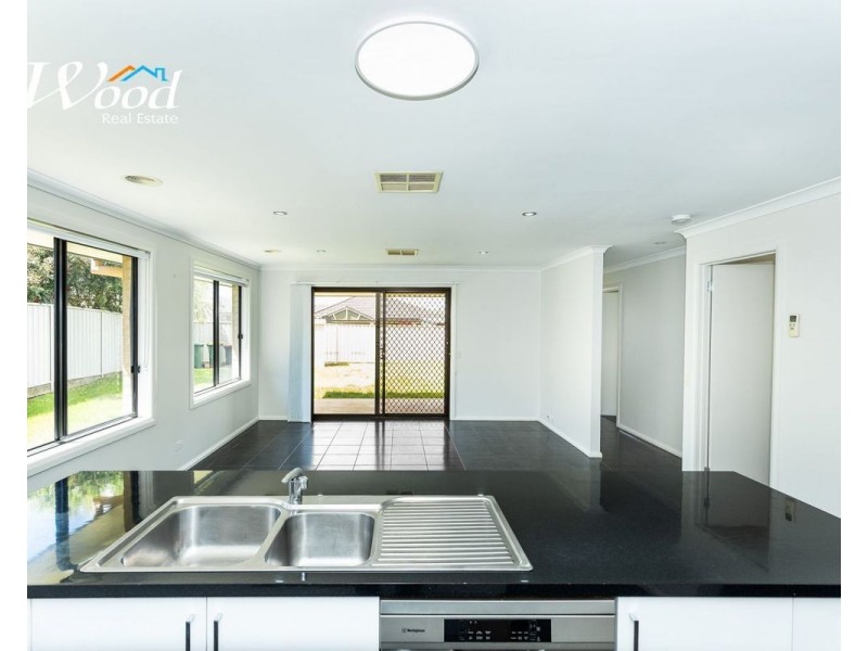 76 Greta Dr, Hamilton Valley NSW 2641