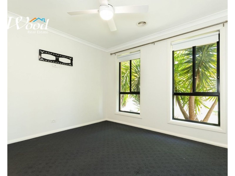 76 Greta Dr, Hamilton Valley NSW 2641