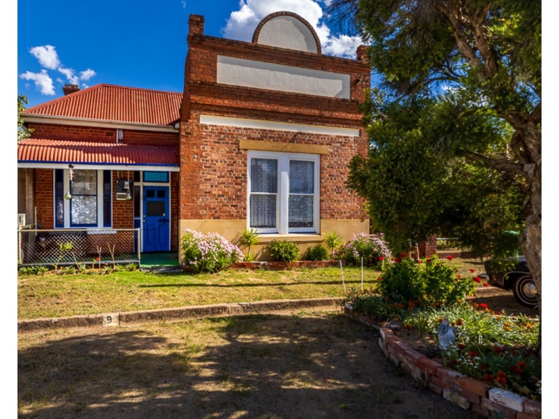 9 Lyne St, Henty NSW 2658