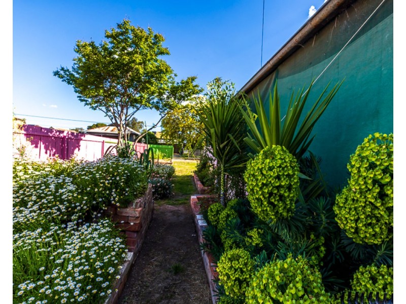 9 Lyne St, Henty NSW 2658
