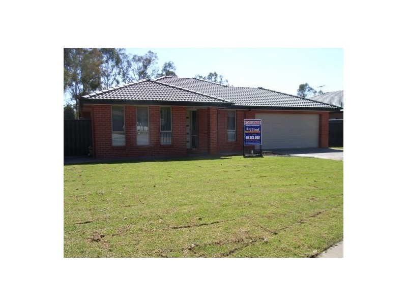 132 Hotham Circuit, Thurgoona NSW 2640