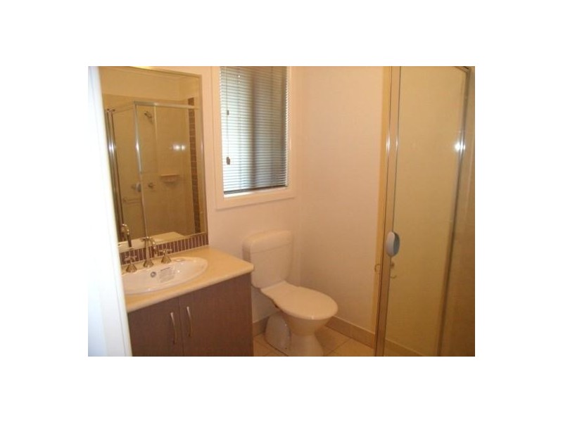 132 Hotham Circuit, Thurgoona NSW 2640