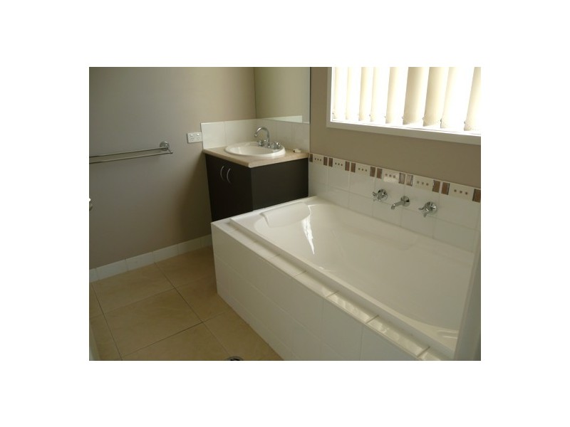 10 A Sugargum Rd, Thurgoona NSW 2640