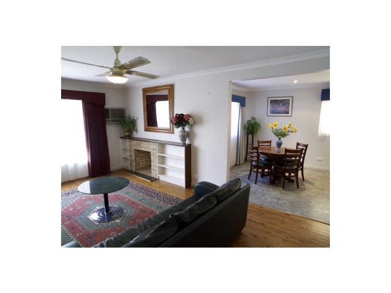 535 Williams St, Lavington NSW 2641