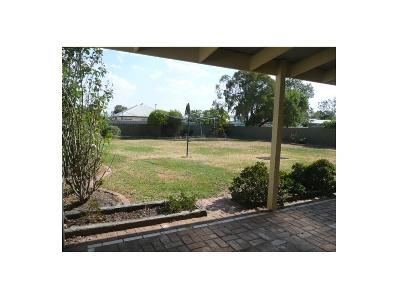 535 Williams St, Lavington NSW 2641