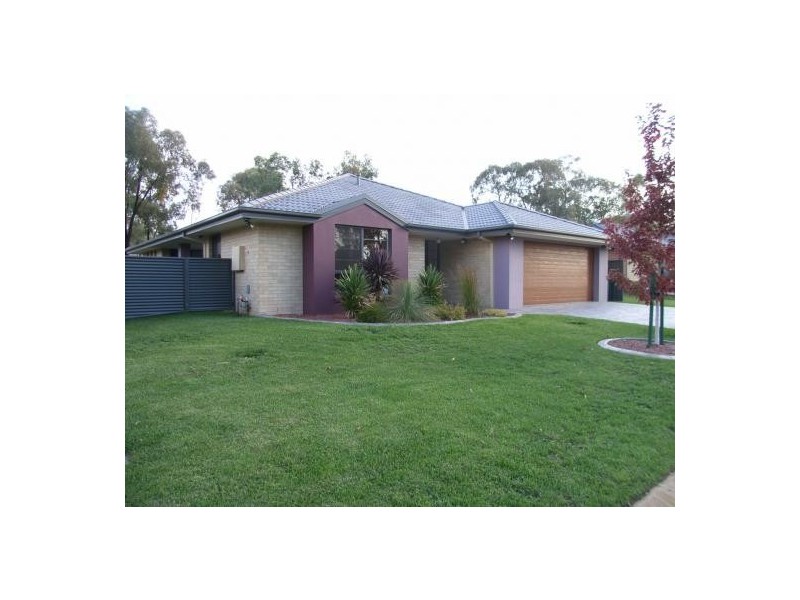 3 Guthega Court, Thurgoona NSW 2640