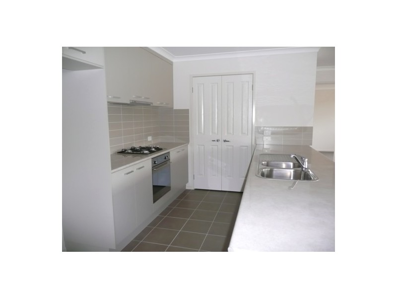 2/774 Centaur Road, Lavington NSW 2641