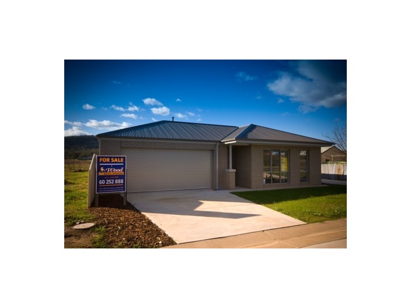 774 Centaur Road, Lavington NSW 2641