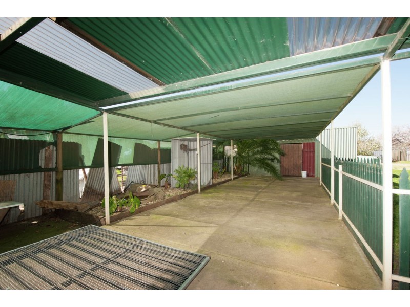 490 Alldis Avenue, Lavington NSW 2641