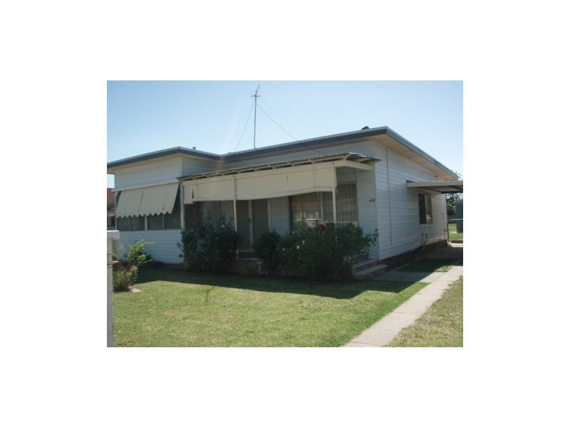 448 Kotthoff St, Lavington NSW 2641